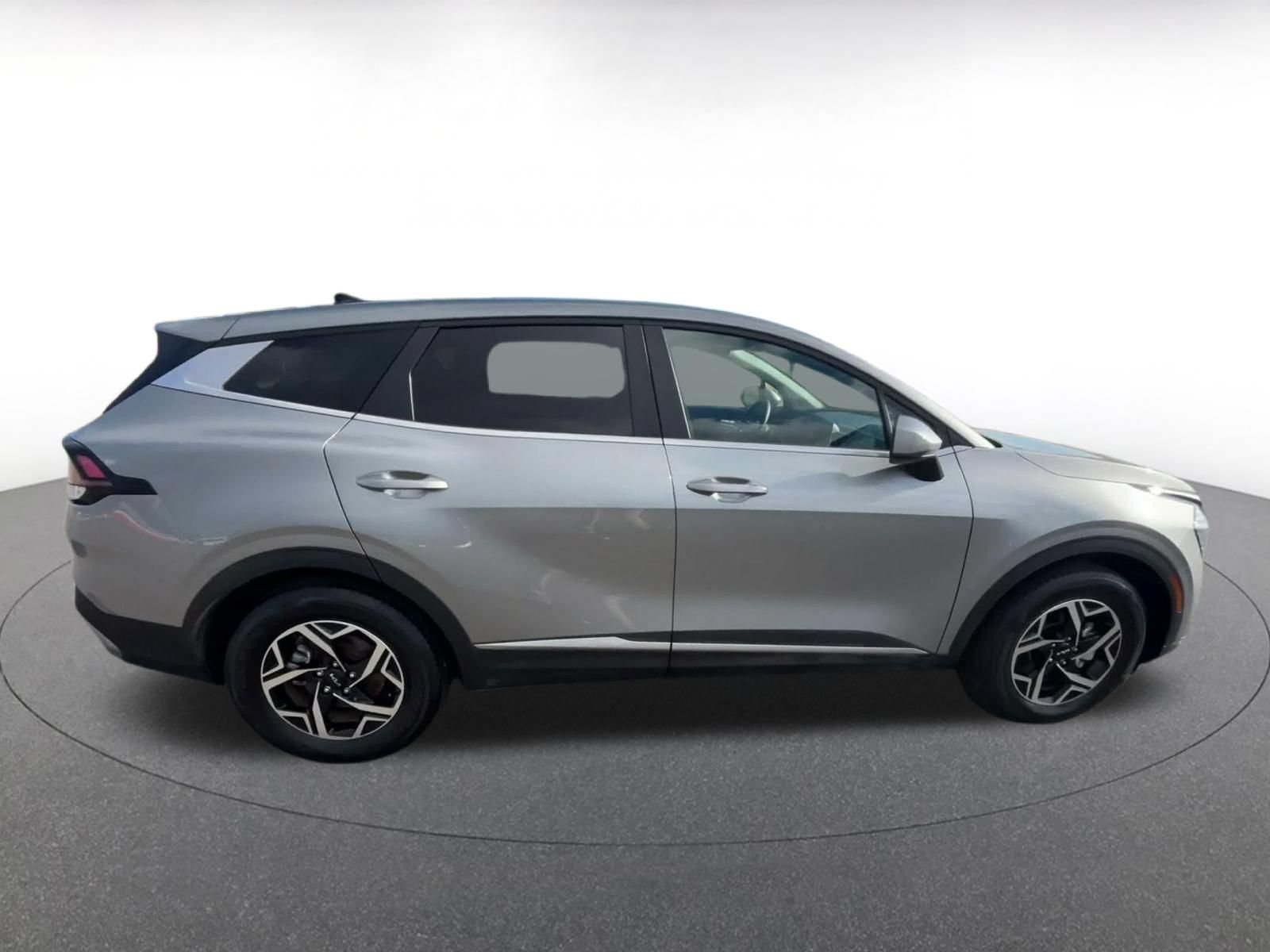 Used 2025 Kia Sportage LX FWD image 15