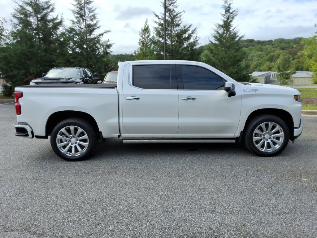 Certified 2020 Chevrolet Silverado 1500 High Country w/ Technology Package AWD/4WD image 4