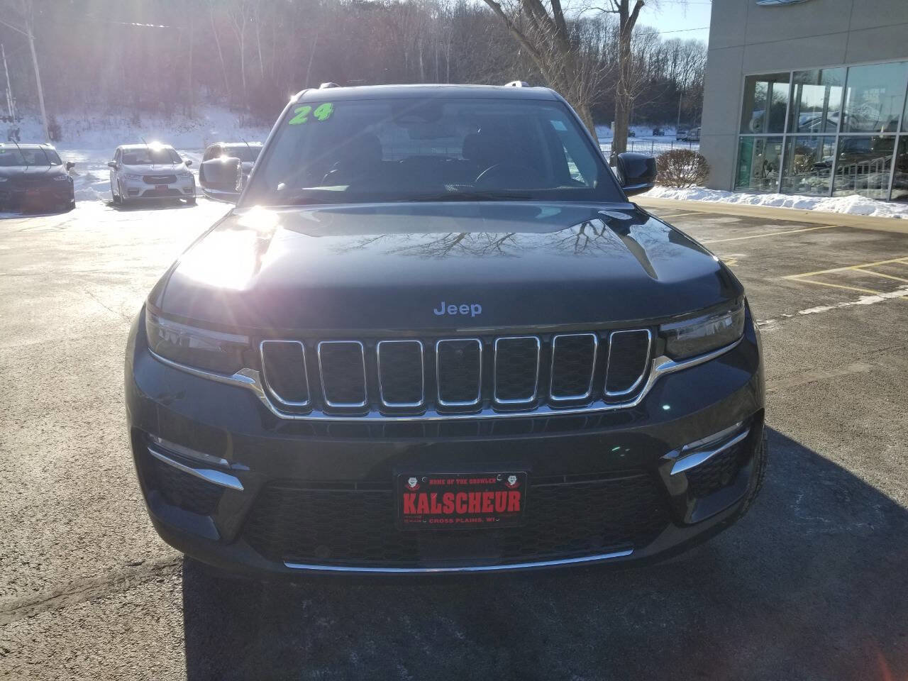 Certified 2024 Jeep Grand Cherokee Limited w/ Luxury Tech Group II image 3