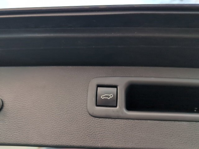 Used 2023 Toyota Highlander XLE image 29