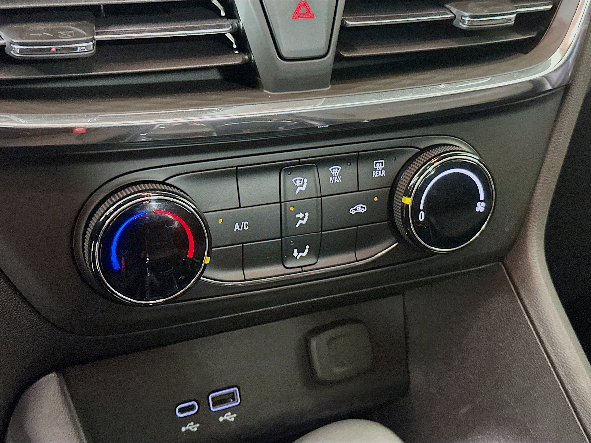 Used 2025 Buick Encore GX Preferred image 23