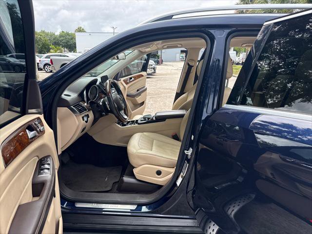 Used 2017 Mercedes-Benz GLS 450 4MATIC w/ Premium Package image 17