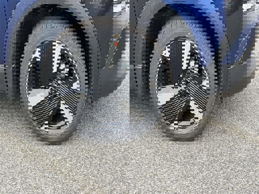 New 2026 Nissan Kicks SR w/ Cold Weather Package image 7