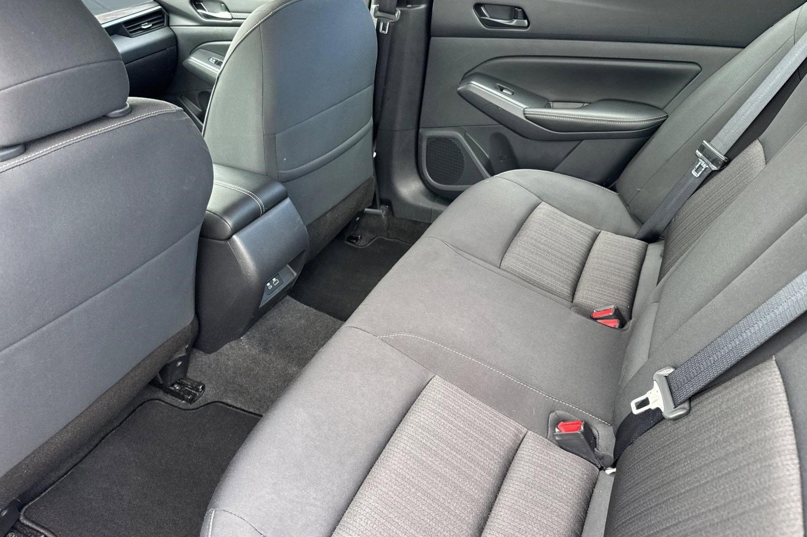 Used 2025 Nissan Altima 2.5 SV image 27