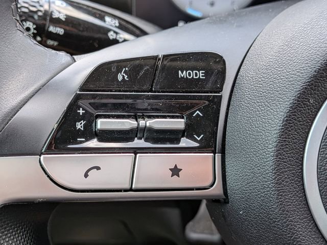 Certified 2025 Hyundai Elantra SEL image 25