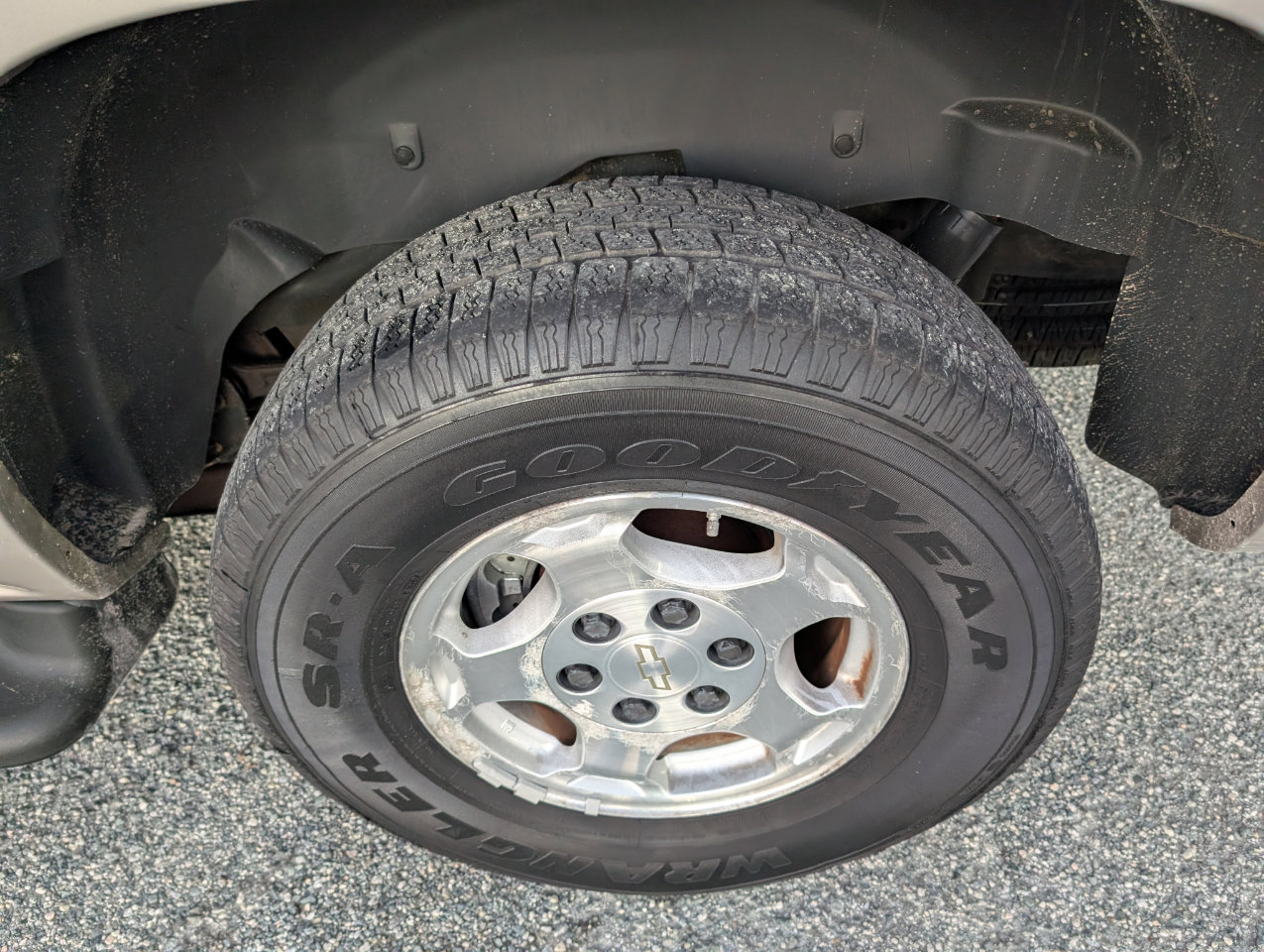 Used 2006 Chevrolet Suburban LS w/ Smart Select Package image 10