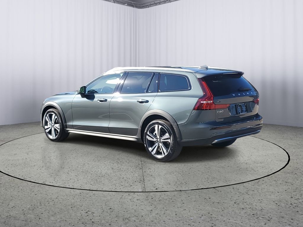 New 2026 Volvo V60 B5 Cross Country Plus image 2