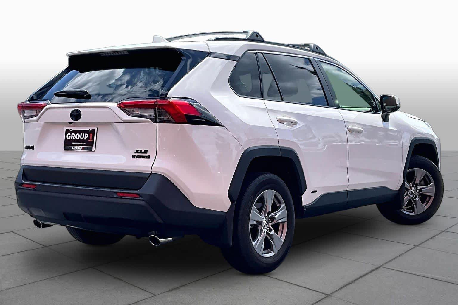 Used 2024 Toyota RAV4 XLE w/ Convenience Package AWD/4WD image 12