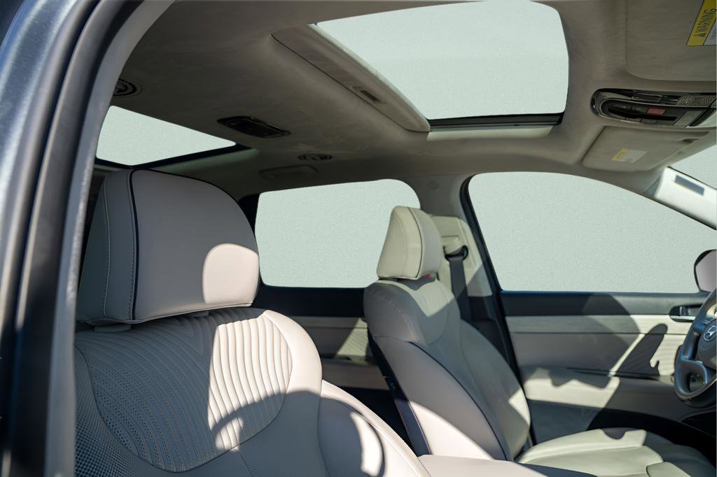 Used 2024 Hyundai Palisade Calligraphy image 15