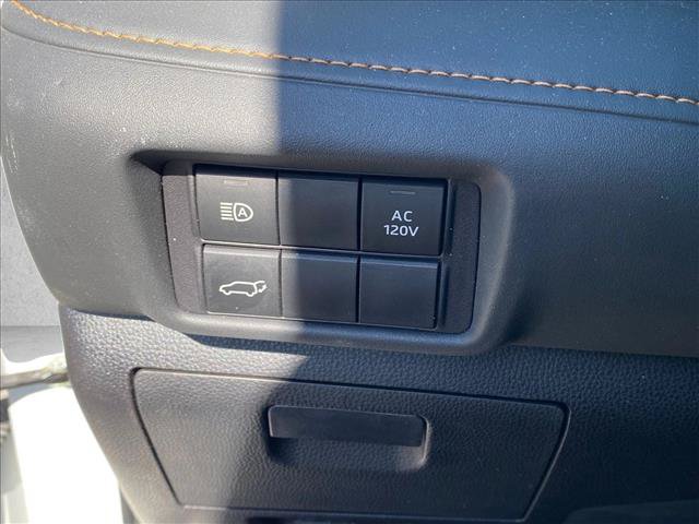Used 2023 Toyota Highlander Bronze Edition FWD image 21