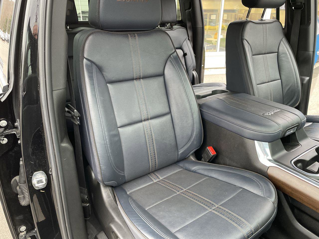 Certified 2024 Chevrolet Silverado 2500 High Country w/ Technology Package image 29