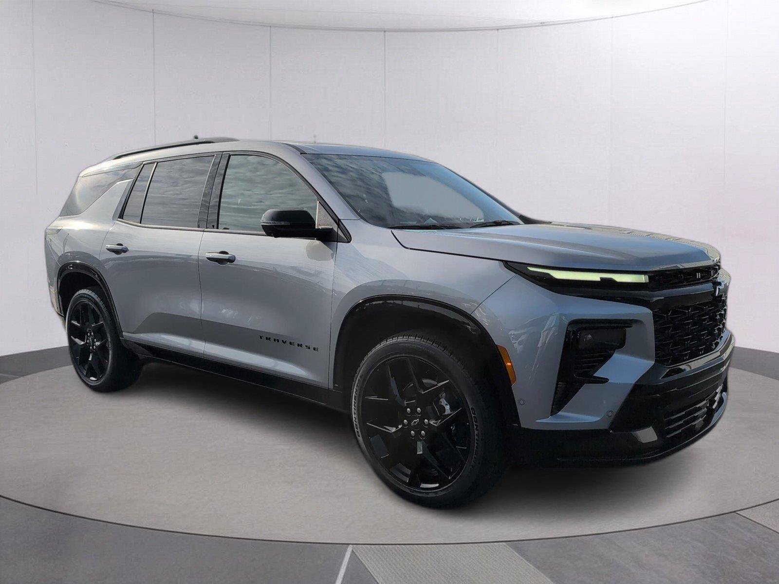 New 2026 Chevrolet Traverse RS w/ LPO, Floor Liner Package FWD video 1