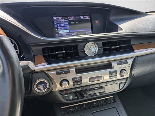 Used 2014 Lexus ES 300h w/ Luxury Package w/Bamboo Trim image 12