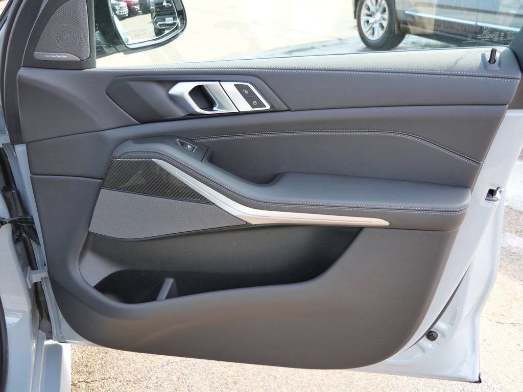 Used 2026 BMW X5 M60i AWD/4WD image 13