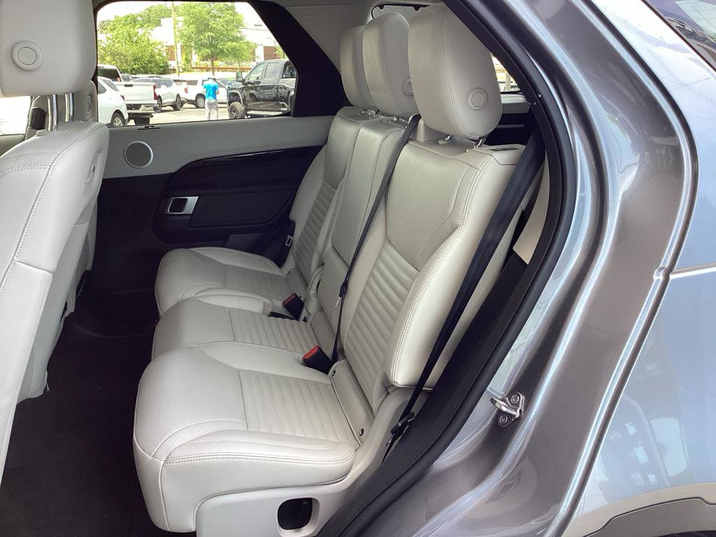 Used 2025 Land Rover Discovery S AWD/4WD image 14