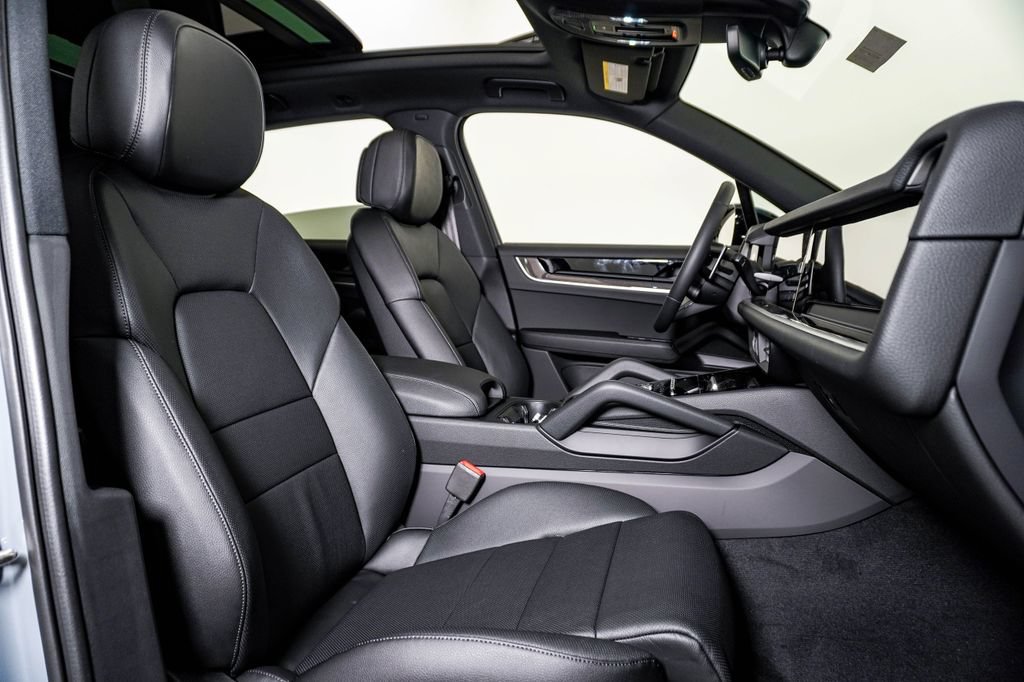 New 2026 Porsche Cayenne AWD/4WD image 15