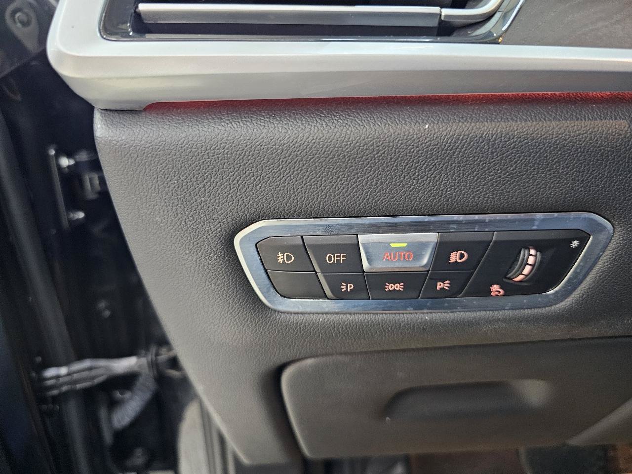 Used 2020 BMW X7 xDrive40i w/ Premium Package AWD/4WD image 38