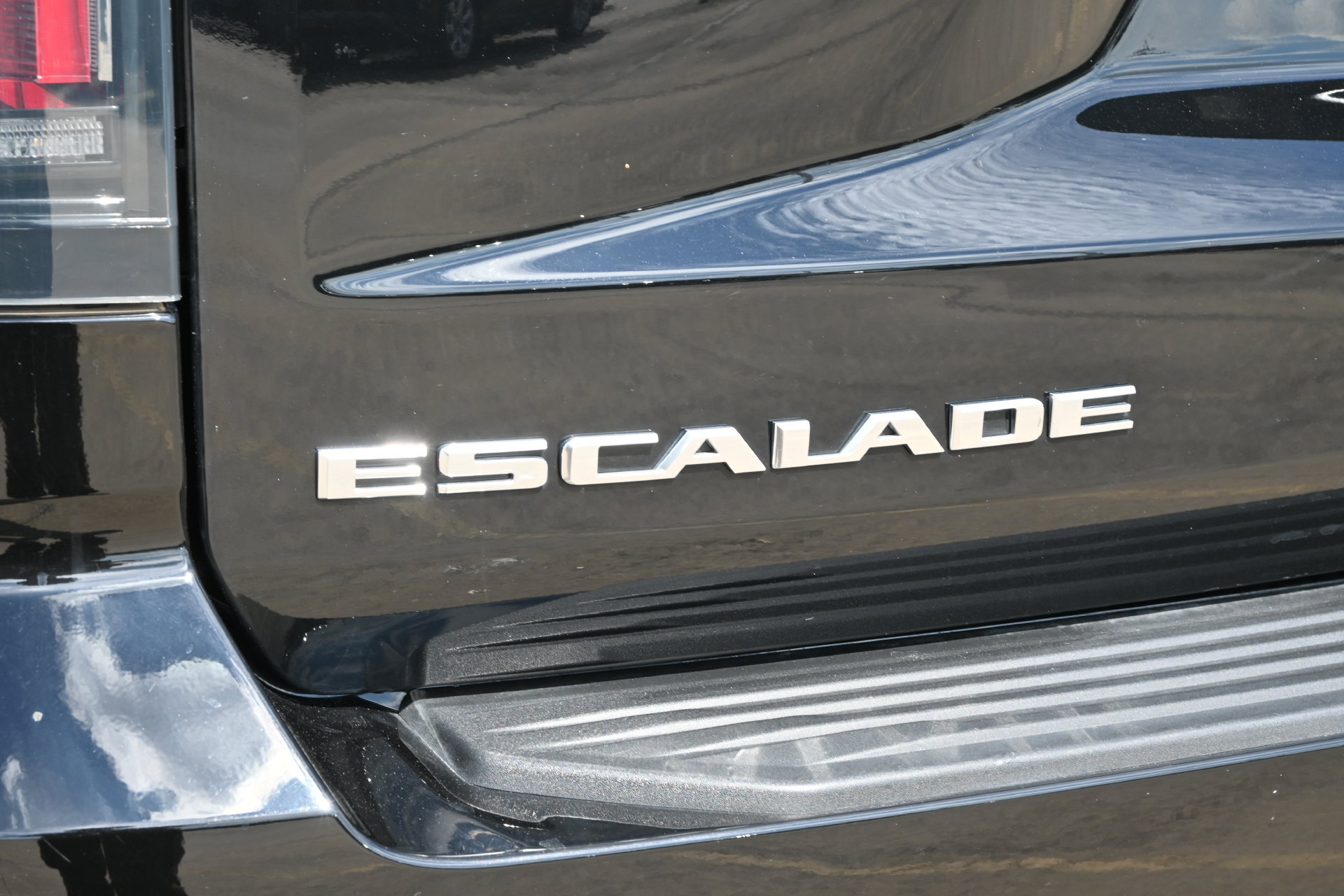 Used 2025 Cadillac Escalade Sport Platinum w/ LPO, Floor Liner Package AWD/4WD image 22