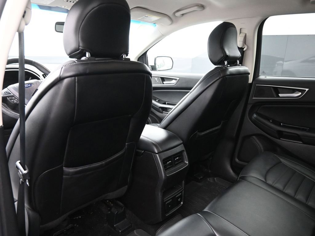 Used 2017 Ford Edge SEL w/ Equipment Group 201A AWD/4WD image 22