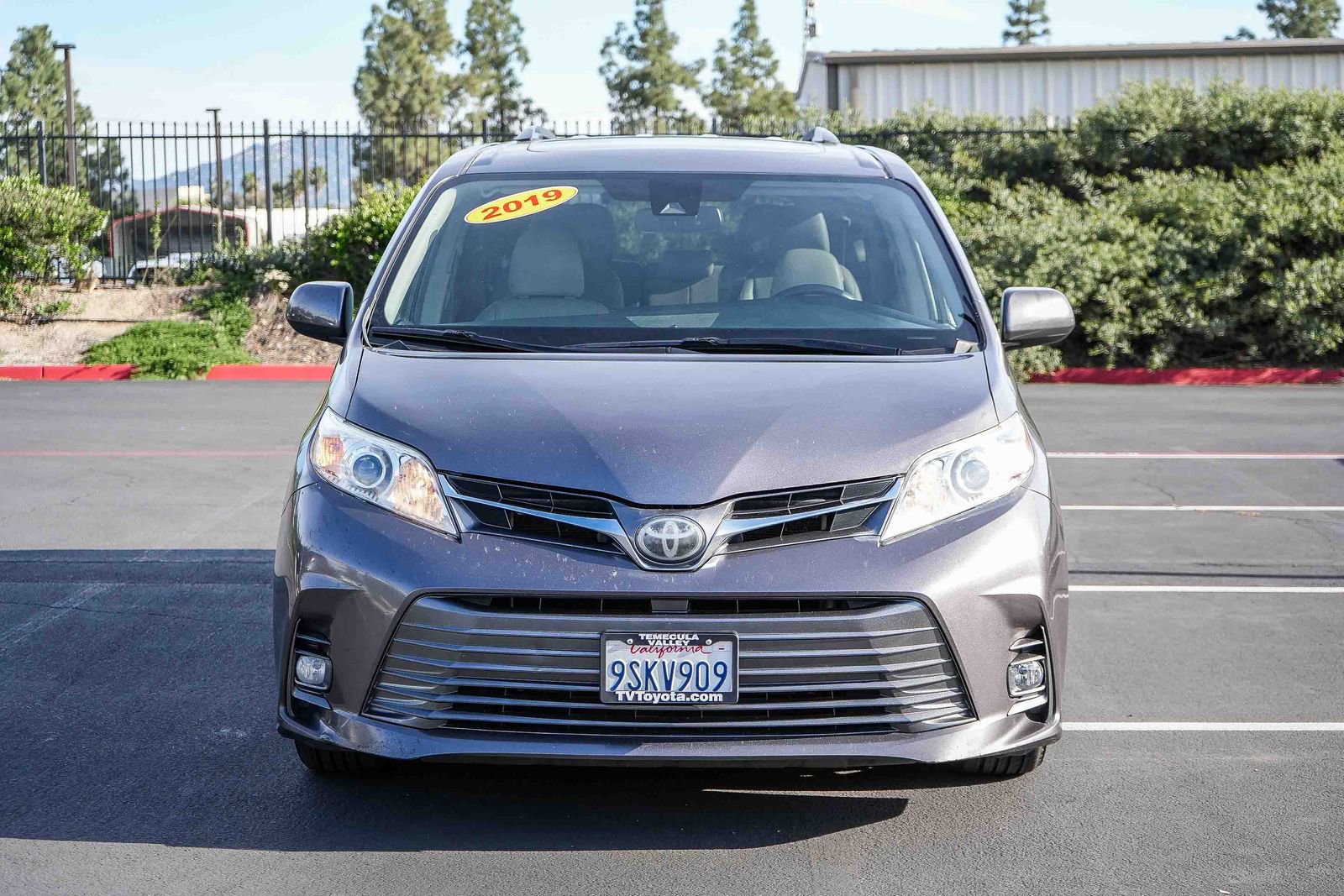 Certified 2019 Toyota Sienna XLE image 2
