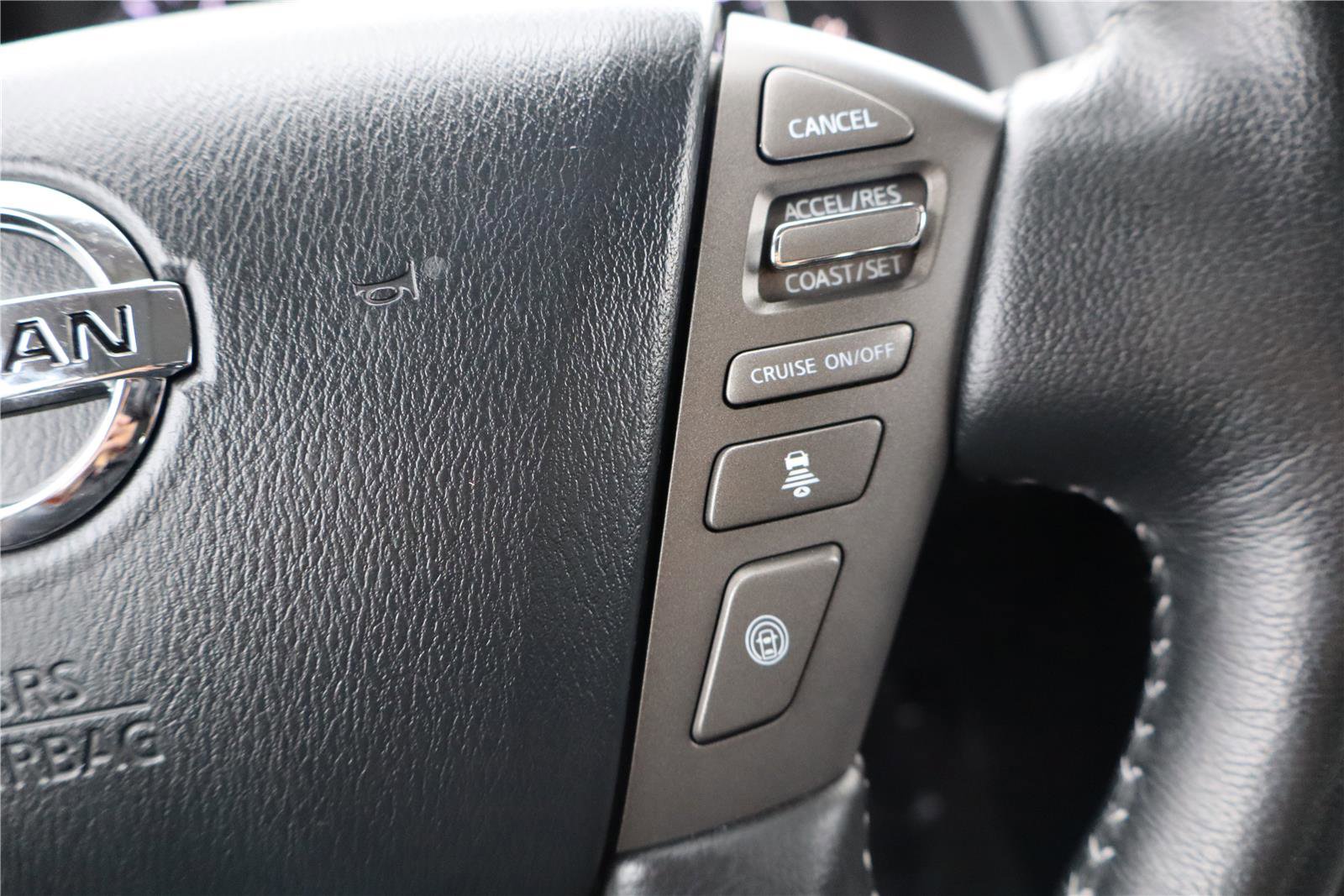 Used 2018 Nissan Armada Platinum w/ Interior Lighting Package image 18