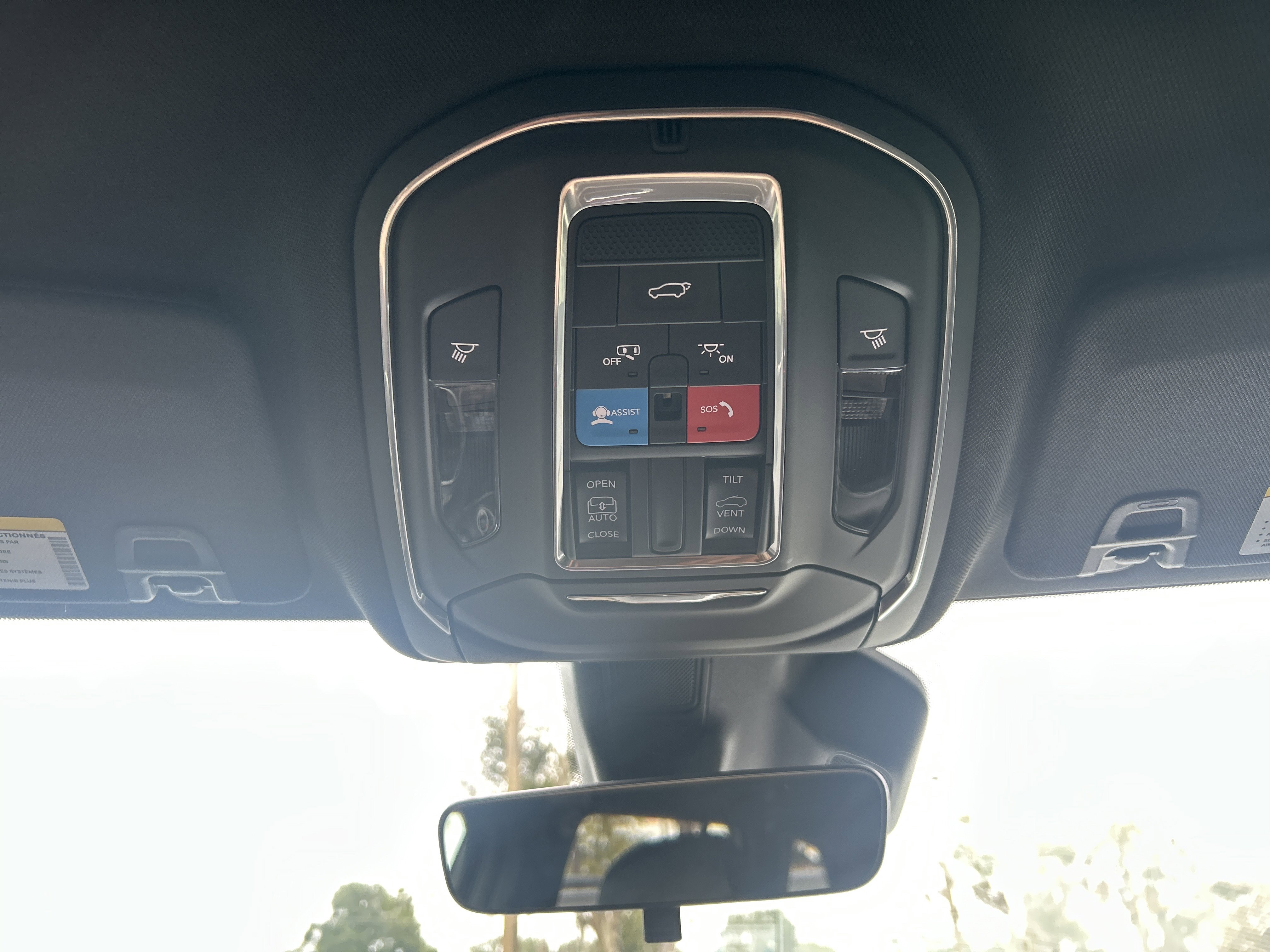 New 2025 Jeep Grand Cherokee Altitude image 33