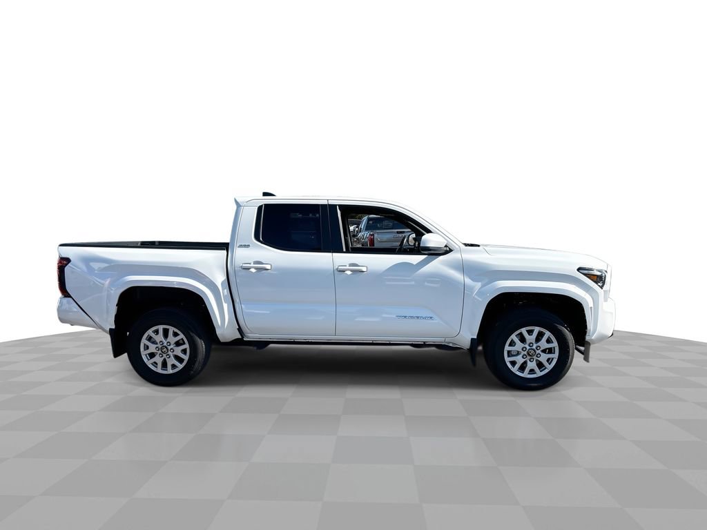 Used 2025 Toyota Tacoma SR5 image 9