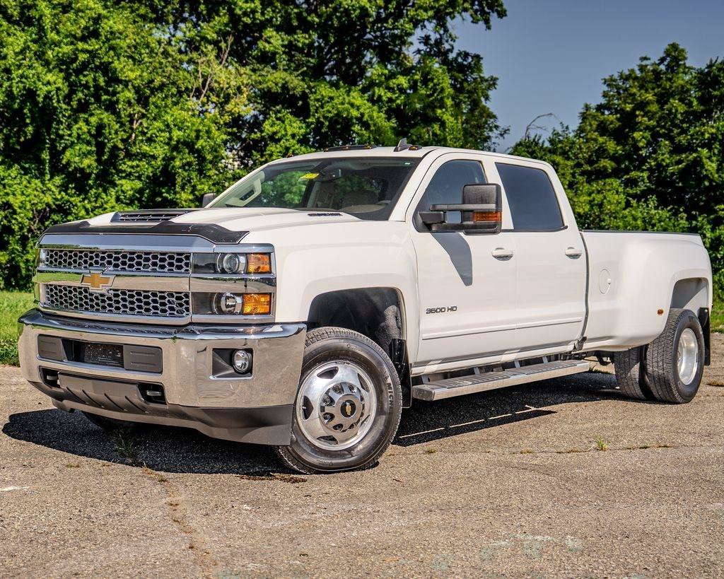 Used 2019 Chevrolet Silverado 3500 LT w/ LT Convenience Package AWD/4WD image 4