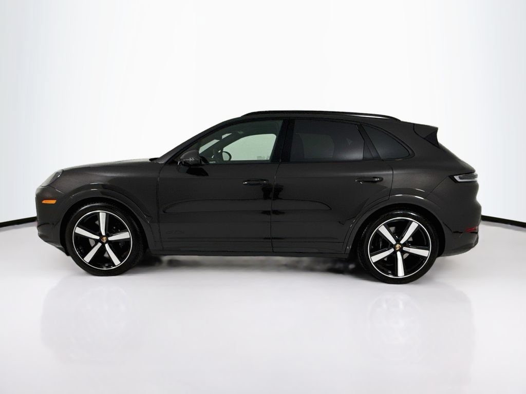Certified 2025 Porsche Cayenne GTS AWD/4WD image 2