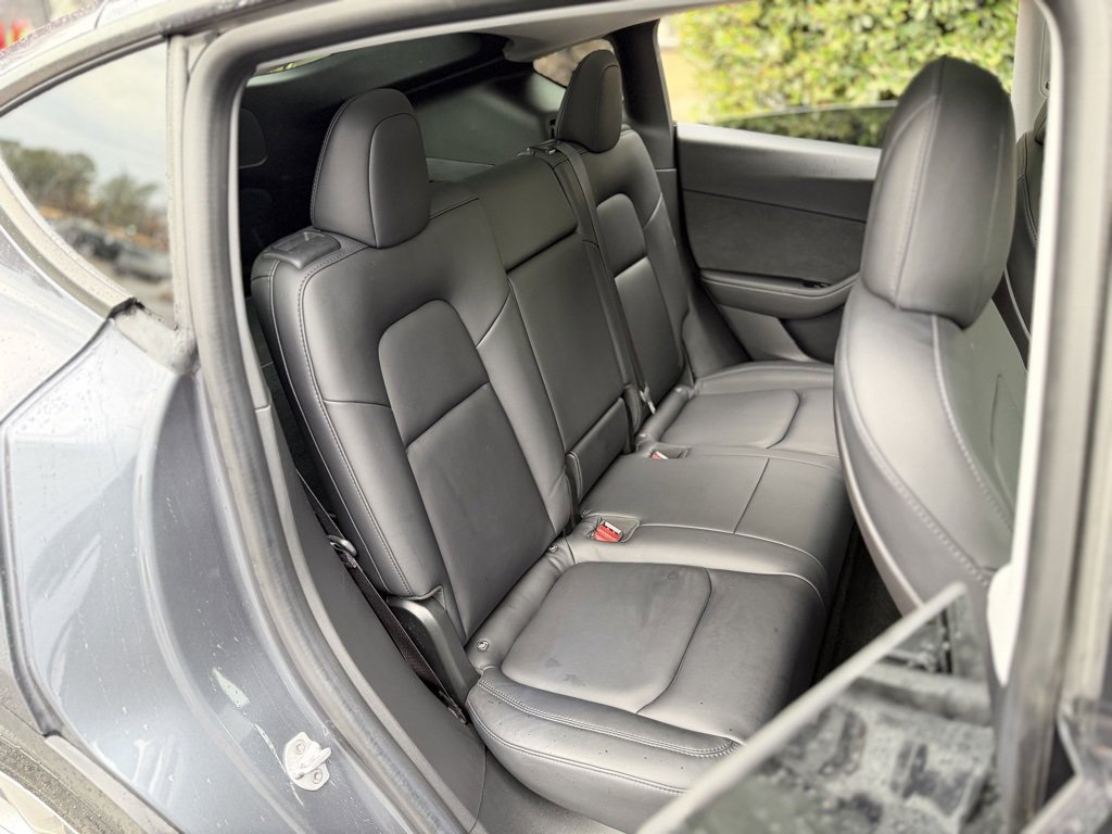 Used 2020 Tesla Model Y Long Range image 39