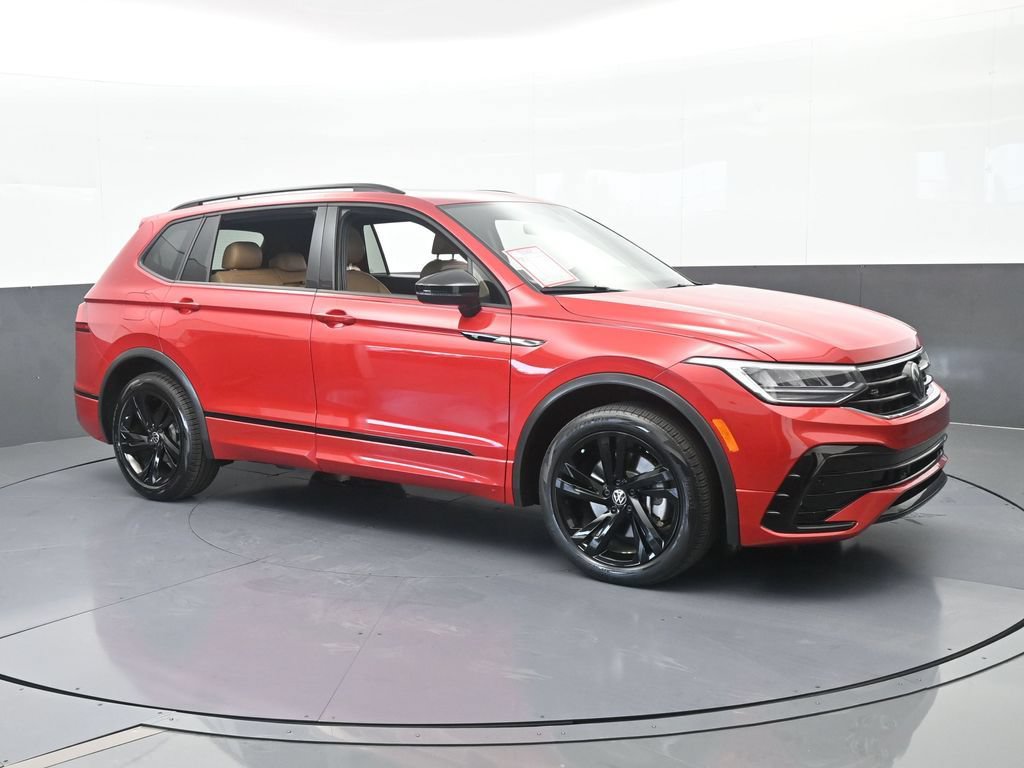 Used 2024 Volkswagen Tiguan SE R-Line FWD image 8