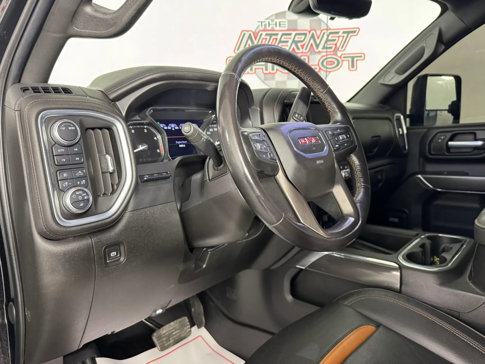 Used 2021 GMC Sierra 2500 AT4 w/ AT4 Premium Plus Package image 10