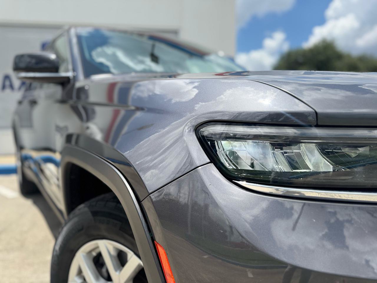 Used 2023 Jeep Grand Cherokee L Limited AWD/4WD image 19