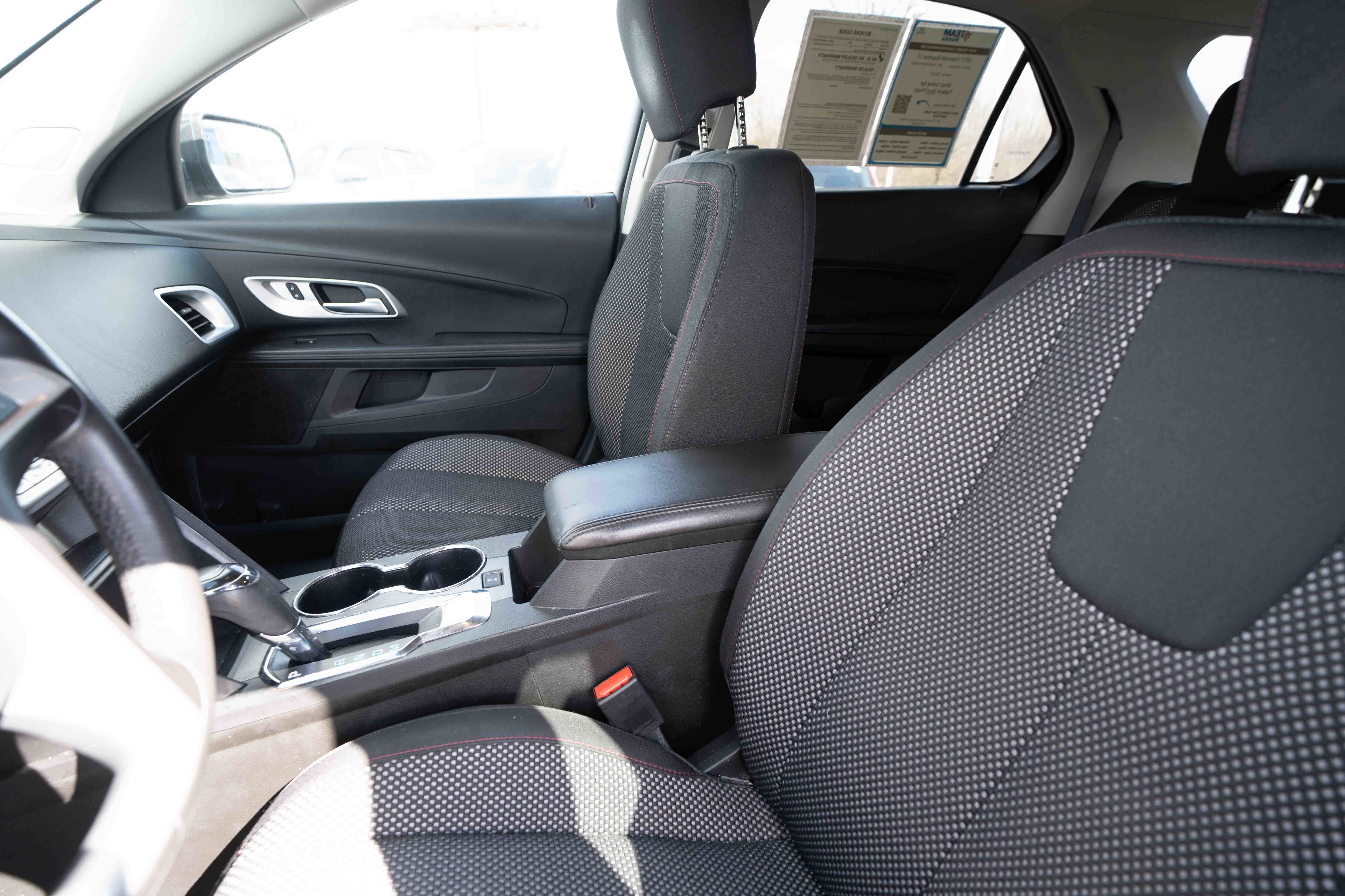 Used 2017 Chevrolet Equinox LT w/ Convenience Package image 10