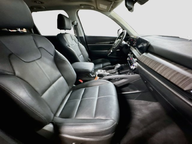 Certified 2023 Kia Telluride EX w/ EX Captain's Chair Package AWD/4WD image 31