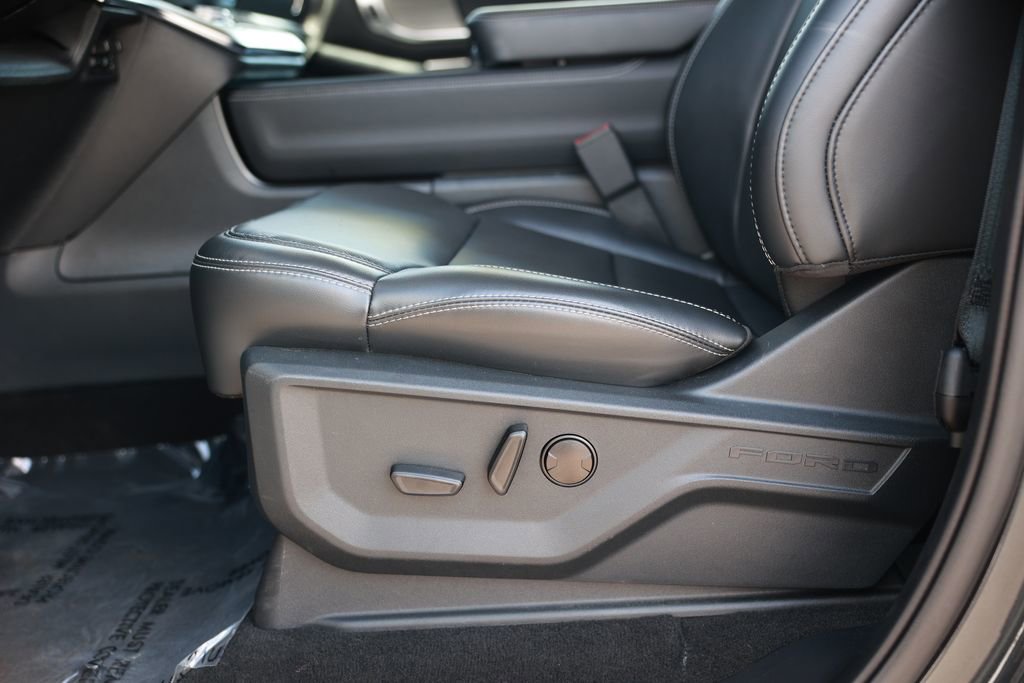 Used 2025 Ford Expedition Platinum w/ Driver's Package image 19