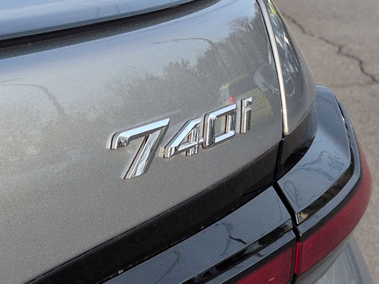 Used 2023 BMW 740i image 13