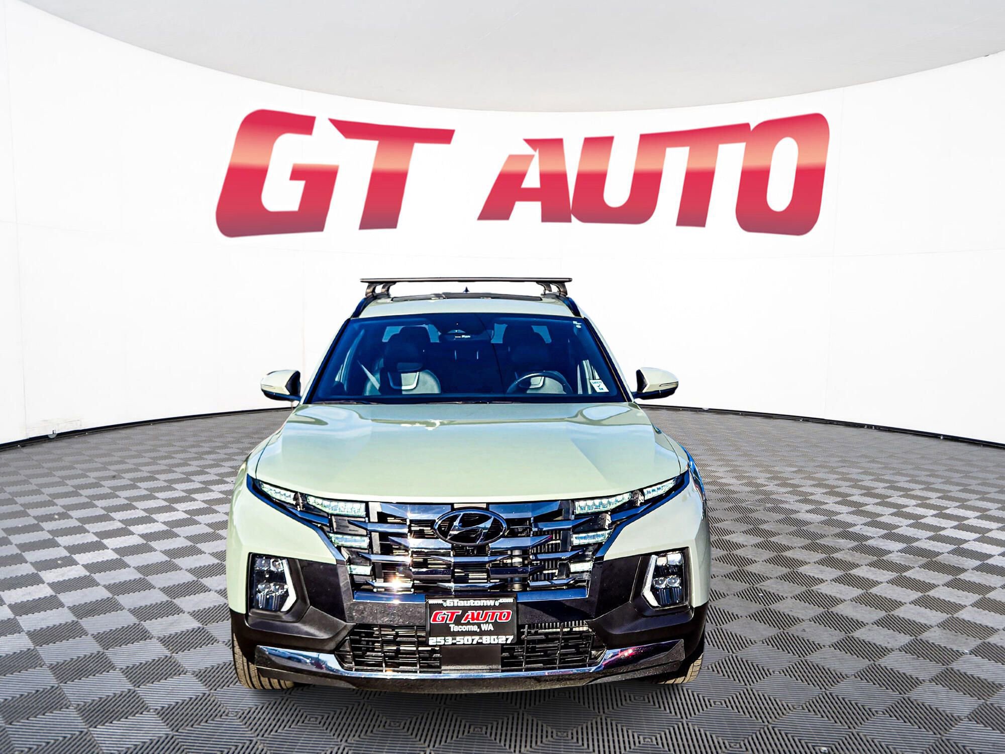 Used 2023 Hyundai Santa Cruz Limited image 2