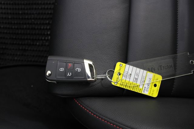 Used 2021 Volkswagen GTI SE image 7