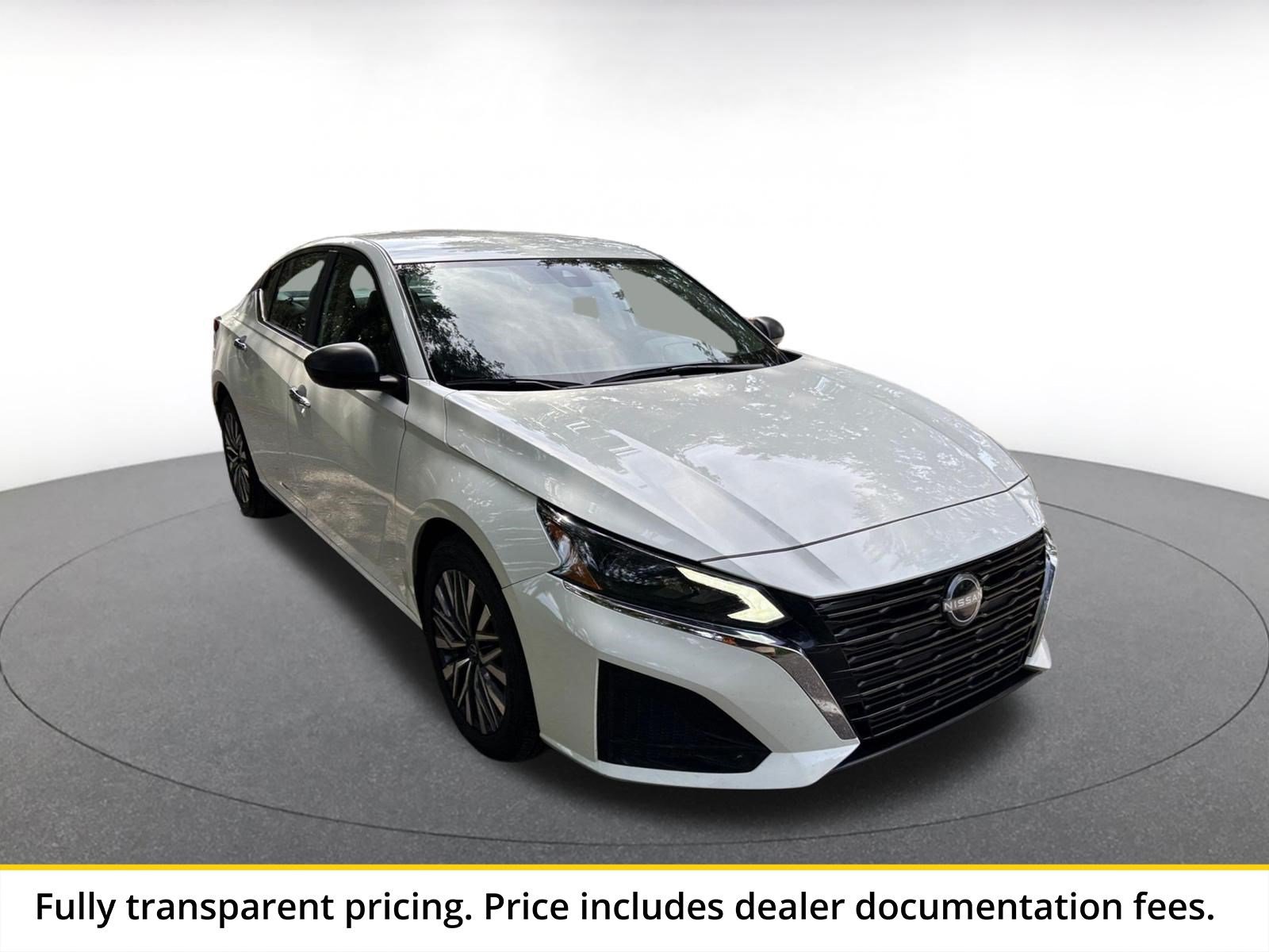 Used 2025 Nissan Altima 2.5 SV FWD image 1