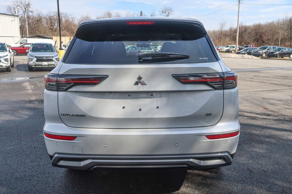 New 2026 Mitsubishi Outlander SE AWD/4WD image 10