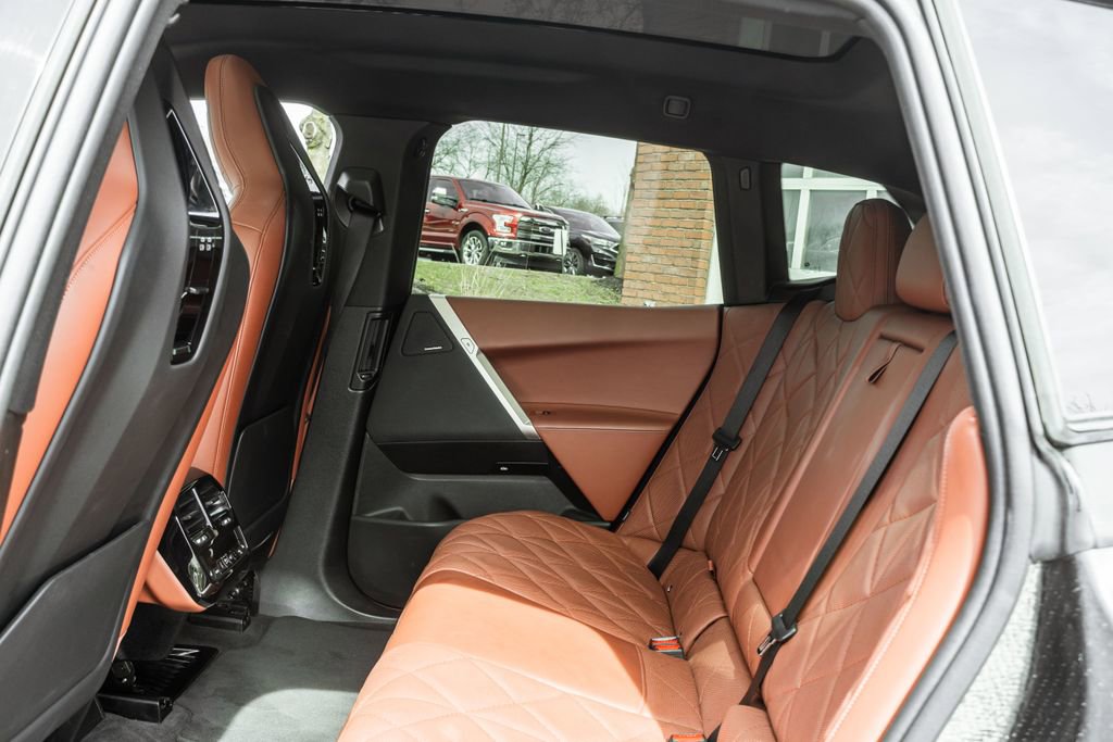 Used 2023 BMW iX xDrive50 w/ Premium Package image 30