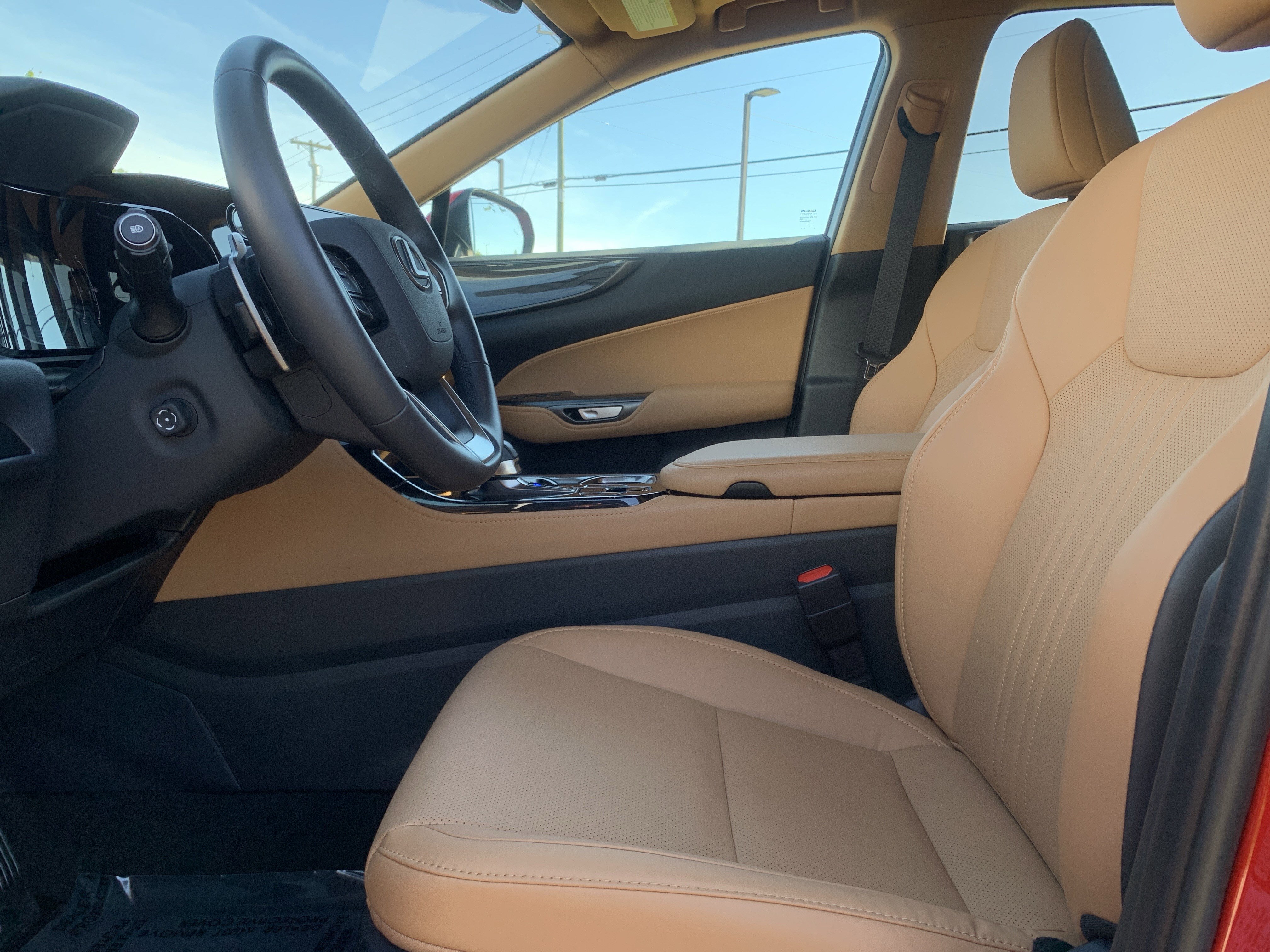 Used 2025 Lexus NX 250 FWD w/ Towing Package (2000 Lbs) image 16