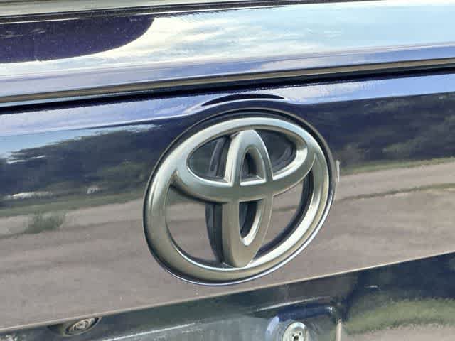 Used 2022 Toyota RAV4 XLE w/ Convenience Package AWD/4WD image 18