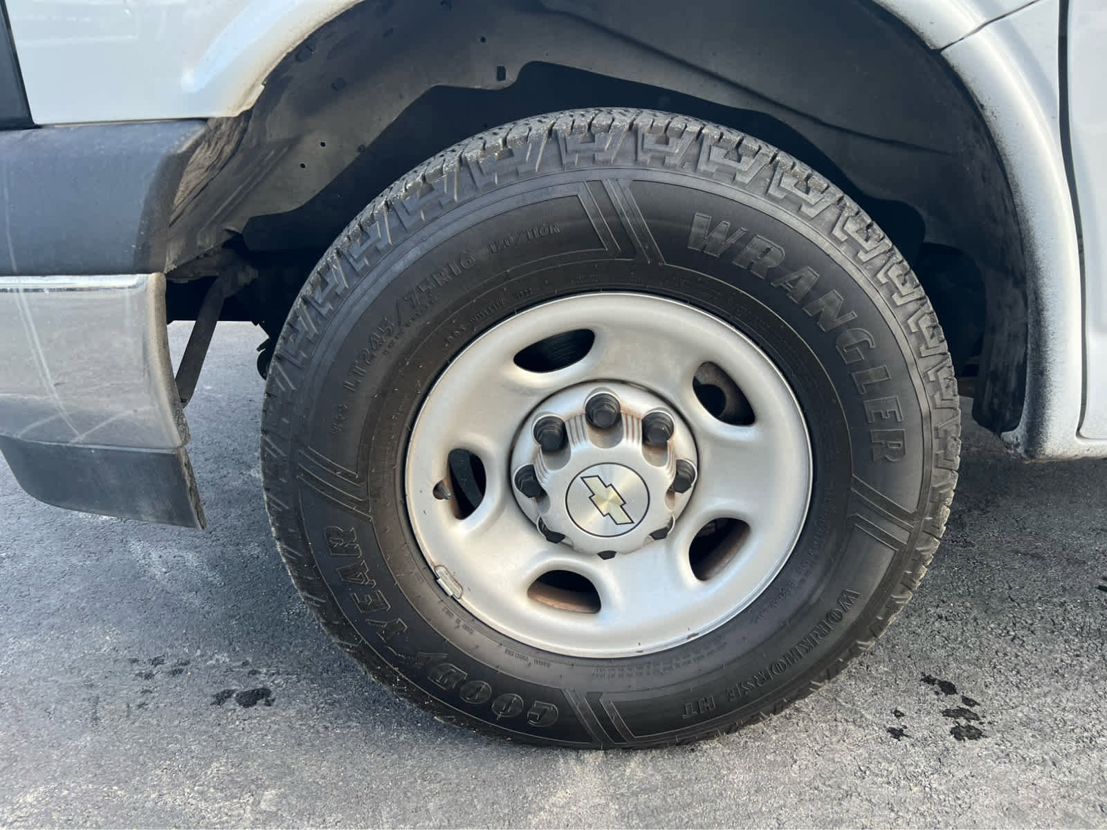 Used 2021 Chevrolet Express 2500 w/ Driver Convenience Package image 13