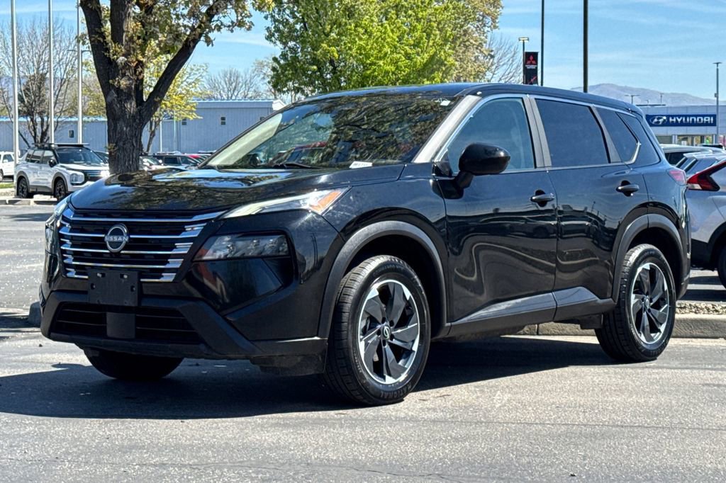 Used 2024 Nissan Rogue SV image 8