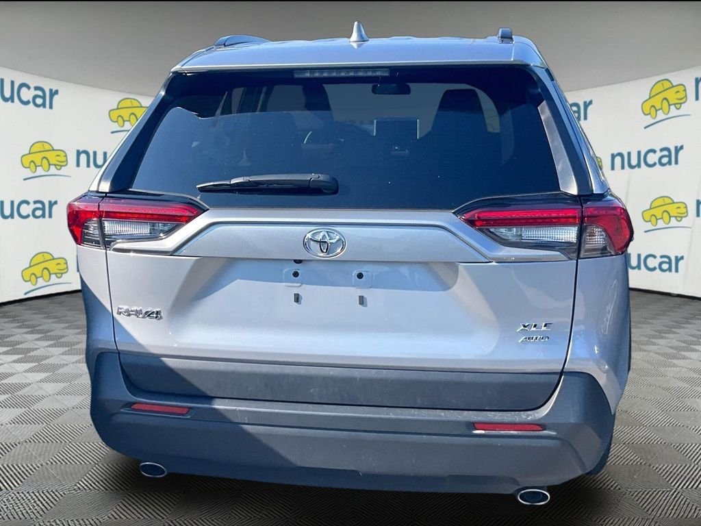 Used 2025 Toyota RAV4 XLE AWD/4WD image 3