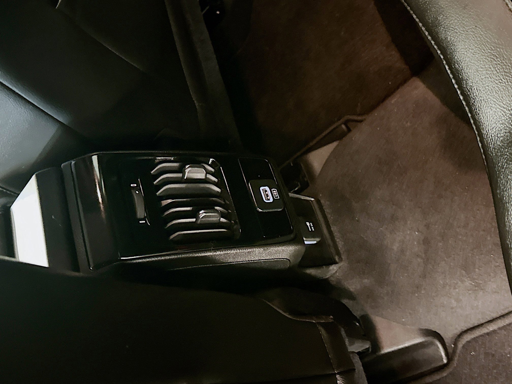 Used 2022 Jeep Compass Latitude image 27