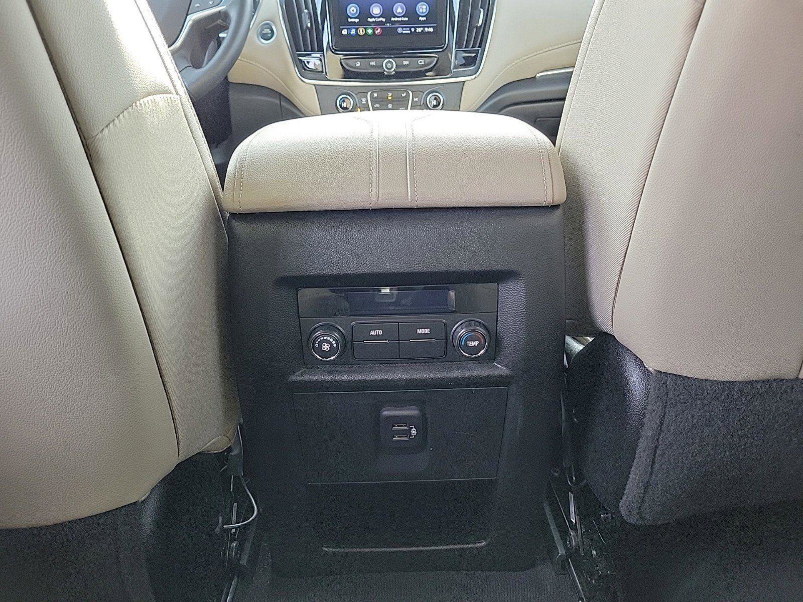 Used 2023 Chevrolet Traverse LT image 10