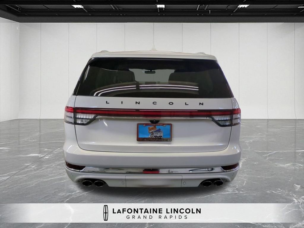 Certified 2023 Lincoln Aviator Black Label w/ Dynamic Handling Package image 4